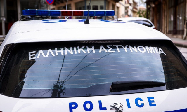 Συνελήφθη Έλληνας για απόπειρα ανθρωποκτονίας και ληστεία σε Νέα Μάκρη και Σπάτα