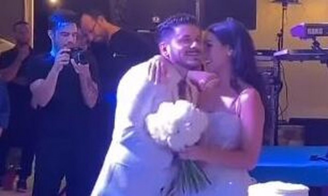 Stan: «Λύγισε» όταν έφτασε η νύφη στην εκκλησία