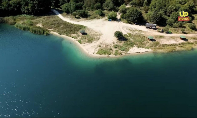 Ζαραβίνα: Η πιο ορεινή παραλία της Ηπείρου που έσπασε ρεκόρ επισκεψιμότητας