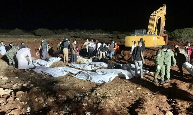 Λιβύη: «Η θάλασσα ξεβράζει συνεχώς πτώματα» - Ξέμειναν από σάκους για πτώματα