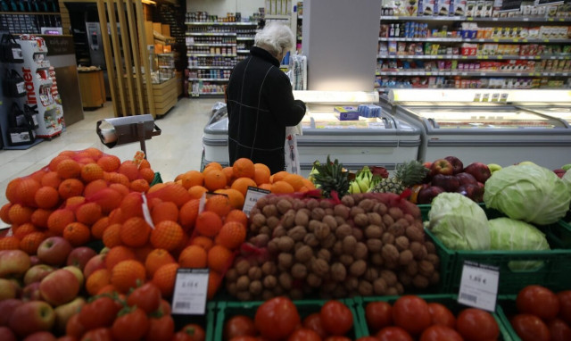 Ακρίβεια: Στα ύψη οι τιμές - 3 ευρώ το μαρούλι μετά την κακοκαιρία Daniel