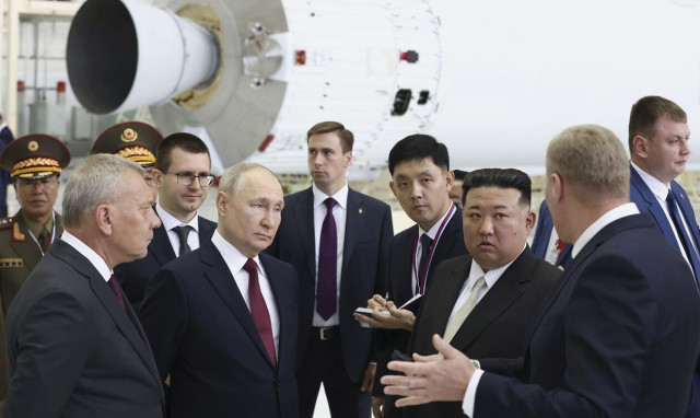 Ρωσία: Ο Πούτιν συναντήθηκε με τον Κιμ Γιονγκ Ουν στο κοσμοδρόμιο Βοστότσνι -«Χαίρομαι που σε βλέπω»