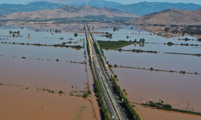 Καταβάλλονται μεγάλες προσπάθειες για να ανοίξει η Αθηνών – Θεσσαλονίκης που παραμένει κλειστή
