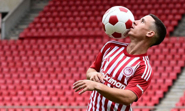 ΑΕΚ - Ολυμπιακός: Δεν… κρατιέται για το ντέρμπι ο Ποντένσε - Οι κινήσεις του στο Ρέντη