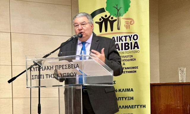 Συγκινητική ομιλία του Ιωάννη Χρυσουλάκη προς τιμήν του απερχόμενου Πρέσβυ της Κύπρου