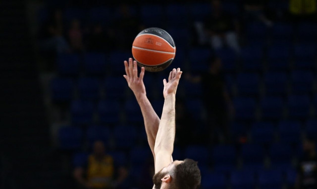 Αθλητικές μεταδόσεις: Τζάμπολ στο τουρνουά «Νίκος Γκάλης» στη Ρόδο - Ντέρμπι στη Γερμανία