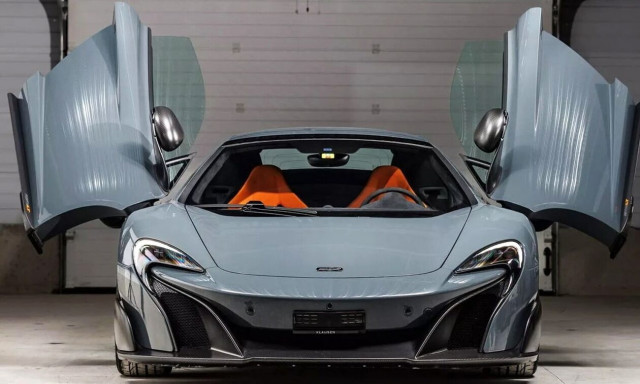 Η McLaren 675LT Spider του Loeb πωλείται