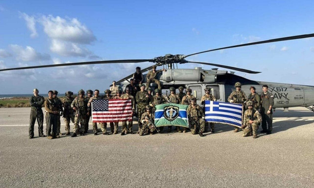 Εντυπωσιακές εικόνες από τη συνεκπαίδευση Ελλάδας - ΗΠΑ στη Σούδα