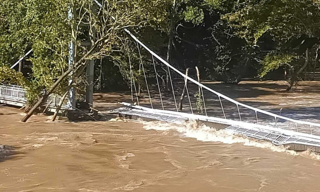 Τέμπη: Το σημείο αναφοράς για όλη την Ελλάδα «λύγισε» από τις πλημμύρες - Έπεσε η εμβληματική γέφυρα