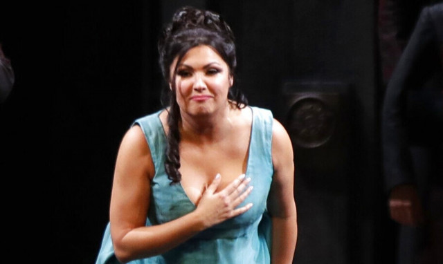 Η Ρωσίδα σοπράνο Άννα Νετρέμπκο επιστρέφει στην Όπερα του Βερολίνου εν μέσω διαμαρτυριών