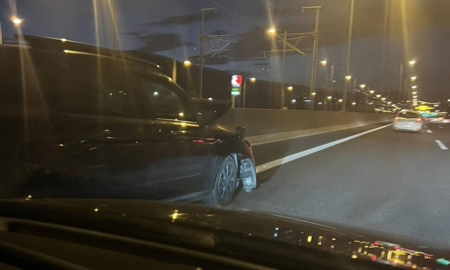 Τροχαίο ατύχημα στην Αττική Οδό - Μεγάλο μποτιλιάρισμα και στον Κηφισό