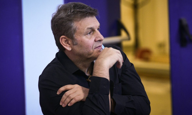 Απόστολος Γκλέτσος: Η 22χρονη κόρη του ποζάρει χαμογελαστή στην παραλία (pic)