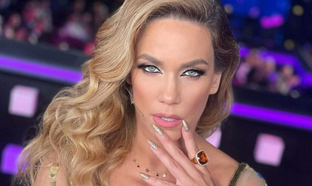 Κατερίνα Στικούδη: Η συγκινητική ανακοίνωση για την εγκυμοσύνη της, στη συναυλία με την Αγκιλέρα