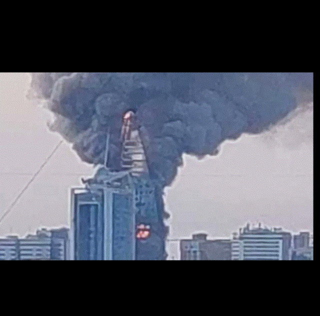 Σύγκρουση στο Σουδάν: Ουρανοξύστης ορόσημο του Χαρτούμ έγινε παρανάλωμα του πυρός - Βίντεο