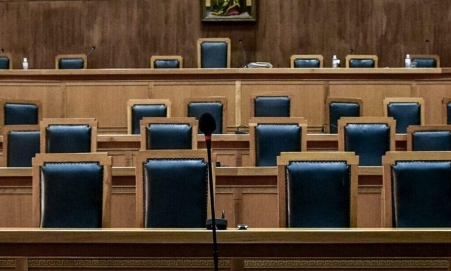 Ρόδος: Αλλοδαπή παραπέμφθηκε σε δίκη γιατί απειλούσε την εν διαστάσει σύζυγο του συντρόφου της