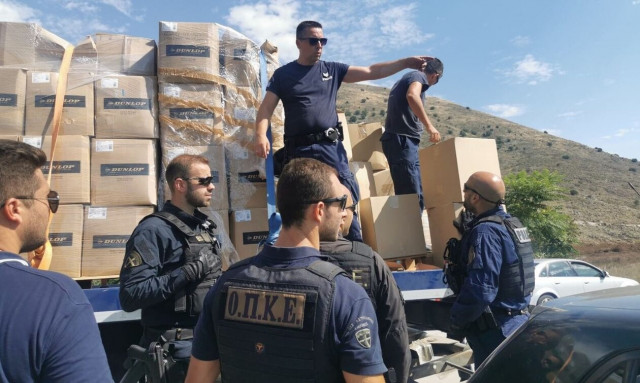 Η ΟΠΚΕ Αθηνών φυλάει τους πλημμυροπαθείς της Καρδίτσας - Πώς έσωσαν έναν άνθρωπο (εικόνες)