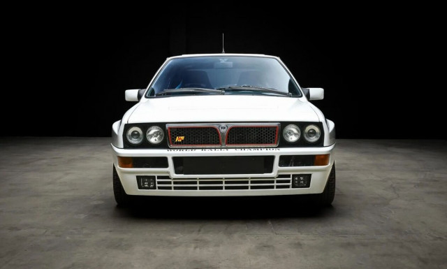 Στο σφυρί μια πολύ σπάνια Lancia Delta HF Integrale