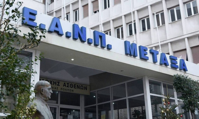 Καρκινοπαθείς περιμένουν στην ουρά για χημειοθεραπείες στο «Μεταξά»