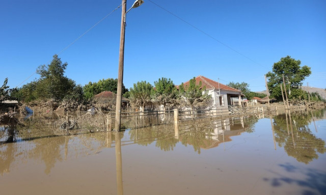 Λάρισα: Λέμβος προσέκρουσε σε κολώνα στη Γιάννουλη - Πώς σώθηκαν οι κάτοικοι