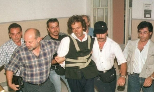 Έπνιξε τους γιους του για να εκδικηθεί την γυναίκα του: Το έγκλημα που σόκαρε το πανελλήνιο