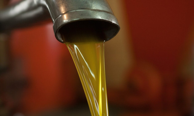 Εκτοξεύεται η τιμή του «υγρού χρυσού» - Έφτασε σχεδόν 9.000 δολάρια ανά τόνο