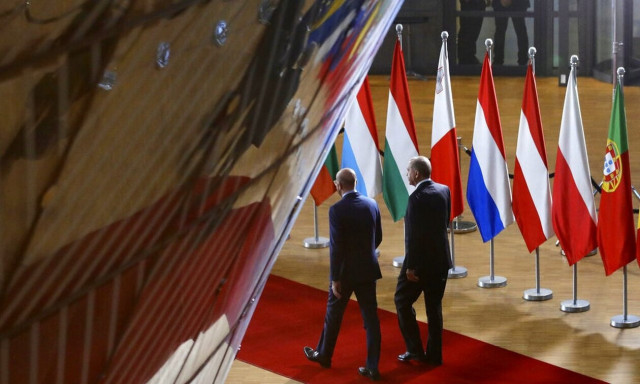 ΕΕ: Γαλλία και Γερμανία στηρίζουν μία «Ευρώπη 4 ταχυτήτων» - Αυξάνονται οι πιέσεις για διεύρυνση