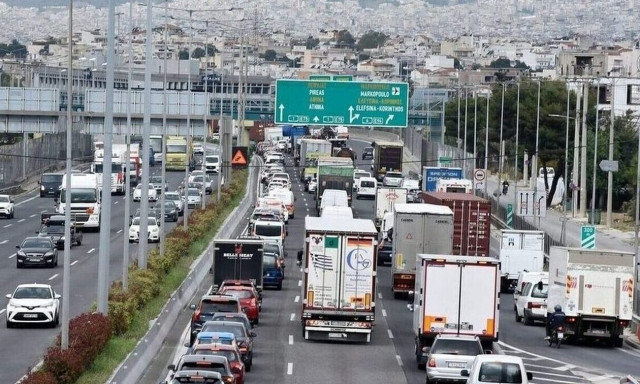 Κίνηση: Καθυστερήσεις σε Αττική Οδό και Κηφισό - Πού αλλού υπάρχουν προβλήματα