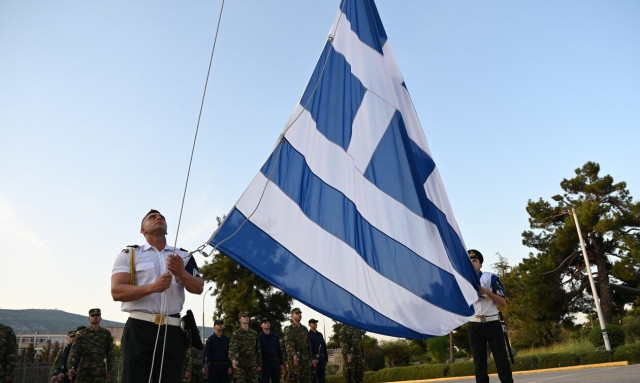 Λιβύη: Η χώρα τιμά τους στρατιωτικούς που έπεσαν στο καθήκον - Συγκινητική τελετή στο ΥΠΕΘΑ