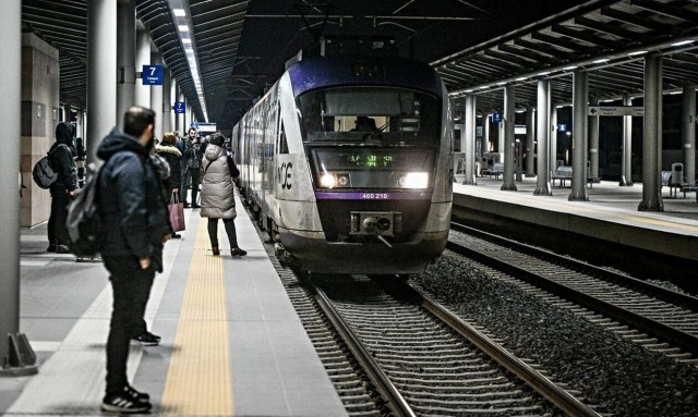 Ηellenic Train: Κανονικά τα δρομολόγια σε προαστιακό Αθήνας και Πάτρας