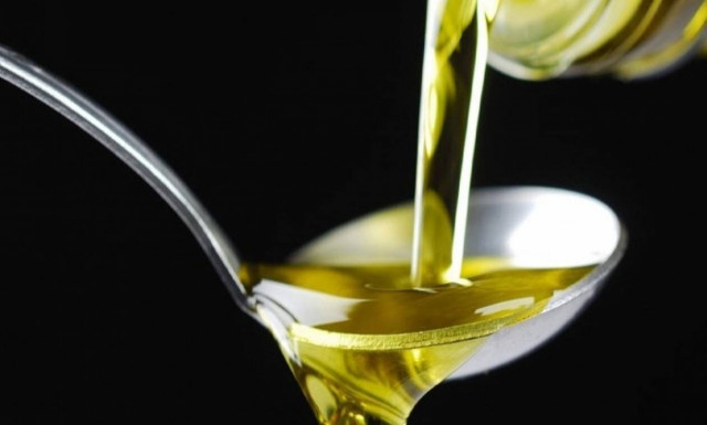 Ελαιόλαδο: Κίνδυνος έλλειψης από τα ράφια – Εκτινάσσεται η τιμή για τον «υγρό χρυσό»