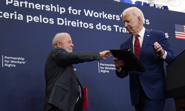 Τζο Μπάιντεν: Εκνεύρισε τον Βραζιλιάνο πρόεδρο Λούλα - Ξέχασε να του σφίξει το χέρι