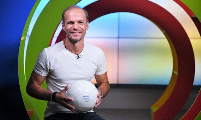 Άγγελος Μπασινάς στο ΟΠΑΠ Game Time για τα μυστικά της καριέρας του, το τραγούδι - ύμνο και το γούρι