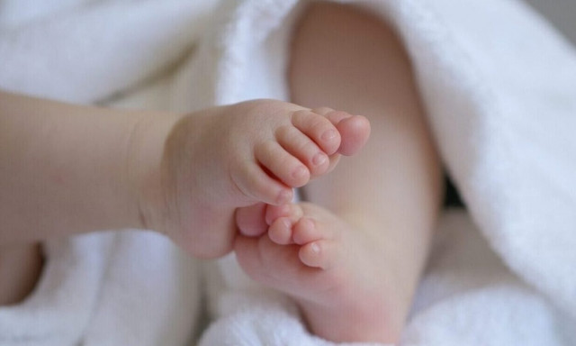 Χανιά: «Μου έταξαν 40.000 ευρώ για να γίνω παρένθετη μητέρα» - Αποκάλυψη για το κύκλωμα υιοθεσιών