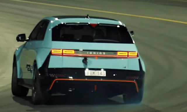 Δείτε το Hyundai Ioniq 5 N να ντριφτάρει ασύστολα