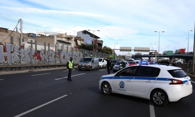 Σύγκρουση οχημάτων στον Κηφισό - Κίνηση στην άνοδο