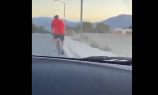 Λας Βέγκας: Εξοργιστικό βίντεο - Έφηβοι τράκαραν επίτηδες με ποδηλάτη και τον σκότωσαν