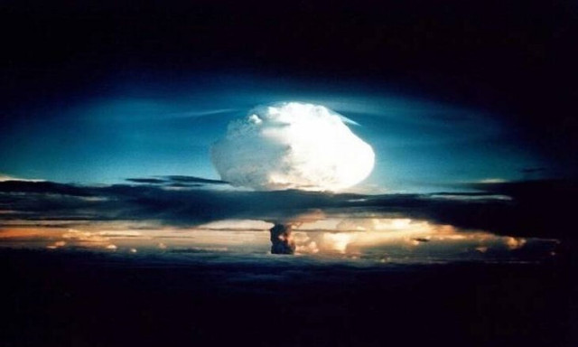 Η ατομική βόμβα που είναι βυθισμένη στον ωκεανό και μπορεί να εκραγεί ανά πάσα στιγμή