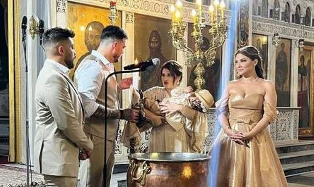 Λάουρα Νάργες - Χρήστος Σαντικάι: Βάπτισαν τον γιο τους - Οι φίλοι και η είσοδος στη δεξίωση