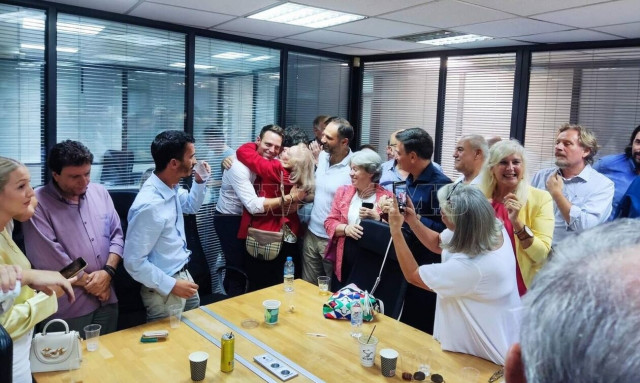 Αποτελέσματα Εκλογών ΣΥΡΙΖΑ: Οι «προεδρικοί» πανηγυρισμοί στο στρατηγείο Κασσελάκη [pic,vid]