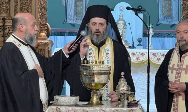 Πλήθος πιστών στην Παναγία την Παρηγορήτρια στον Βύρωνα