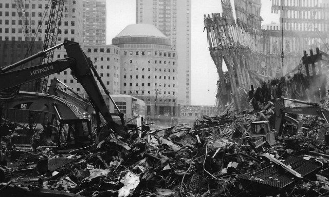 Δίδυμοι Πύργοι: Σκοτώθηκαν 343 πυροσβέστες επί τόπου κι άλλοι 343 αργότερα από ασθένειες