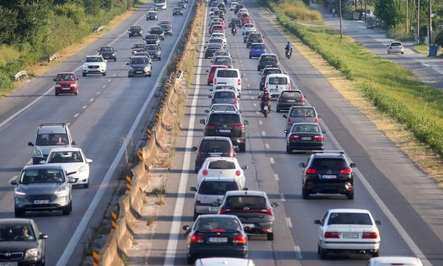 Κίνηση τώρα: «Κόκκινος» ο Κηφισός - Σε ποιες περιοχές υπάχρουν μεγάλες καθυστερήσεις