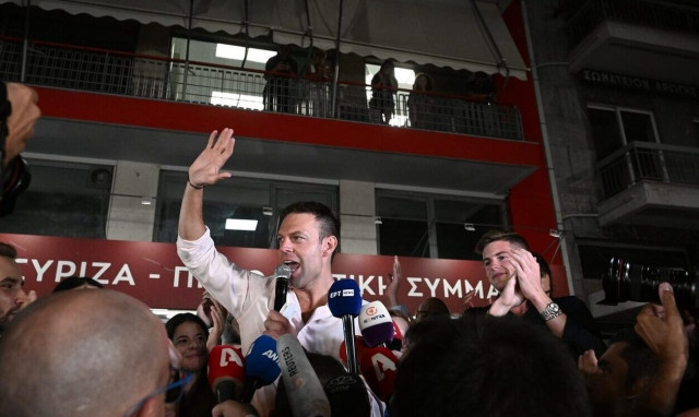 Τα συνθήματα που ακούστηκαν μετά τη νίκη Κασσελάκη