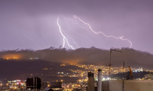 Κακοκαιρία Elias: Μήνυμα του 112 στην Αττική