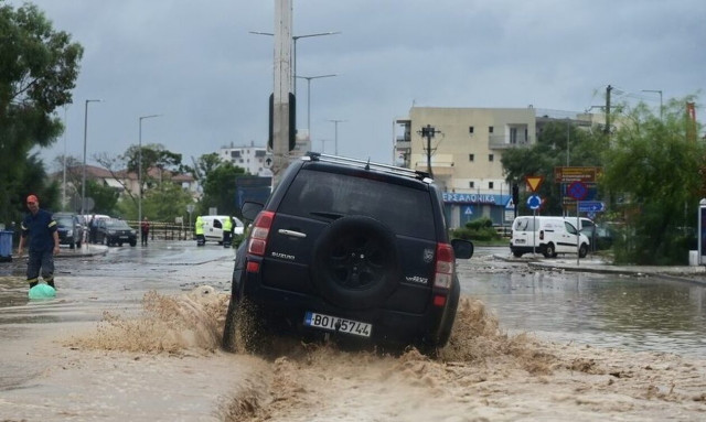 Κακοκαιρία Elias: Δείτε live από κάμερες την πορεία του φαινομένου στον Βόλο