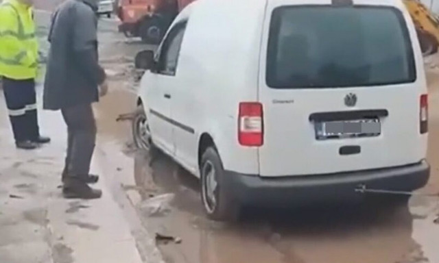 Κακοκαιρία Elias: Σοβαρά προβλήματα στον Κάλαμο - Έκλεισε η παραλιάκη