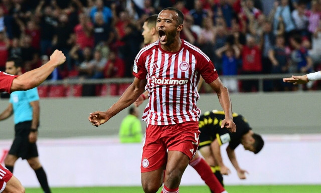 Super League, Ολυμπιακός – Άρης 4-1: Ο Ελ Κααμπί έκανε τη διαφορά στην τέταρτη «τεσσάρα» του!