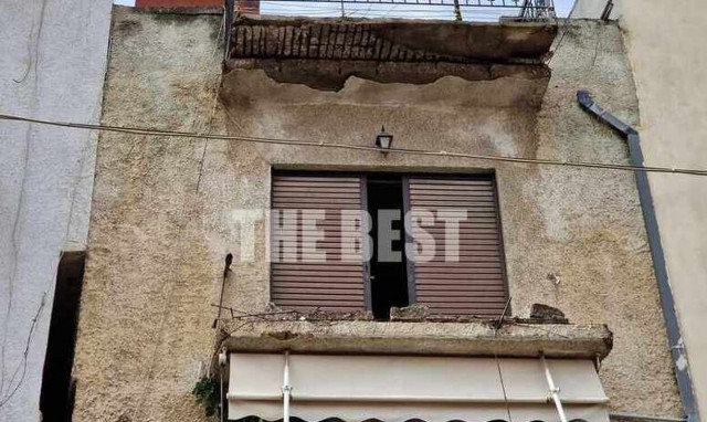 Πάτρα: Κατέρρευσαν μπαλκόνια - Από τύχη δεν υπήρξε τραυματισμός