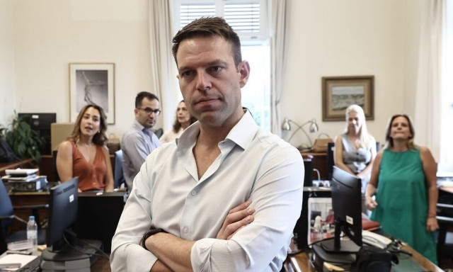 Διαρκή φάουλ από τον Κασσελάκη:  Διώχνει χωρίς να ενημερώνει - Θυμήθηκε Κοτζιά και... Καμμένο!