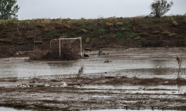 Κακοκαιρία Elias: Ο στρατός απεγκλώβισε κατοίκους - «Κόπηκε» στα δύο ο Πλατανιάς Πηλίου